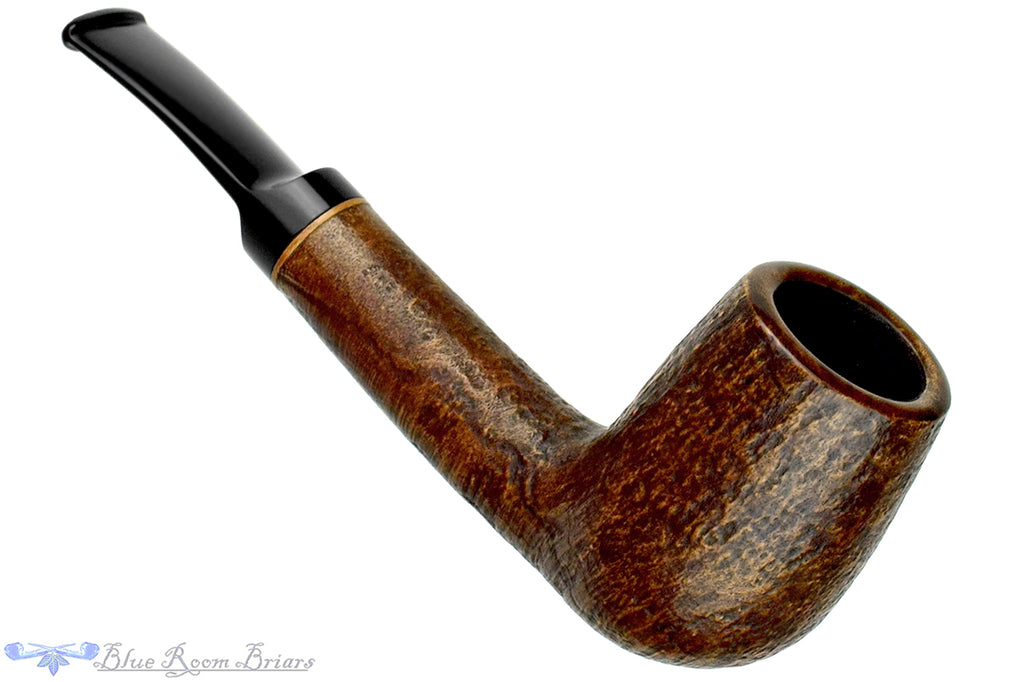 Blue Room Briars is proud to present this Charl Goussard Pipe Bent Sandblast Egg