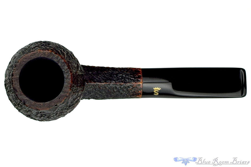 Blue Room Briars is proud to present this Stanwell DM (1992 Make) Sandblast Bulldog Estate Pipe
