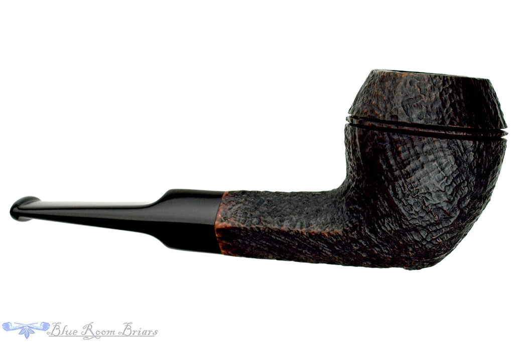Blue Room Briars is proud to present this Stanwell DM (1992 Make) Sandblast Bulldog Estate Pipe