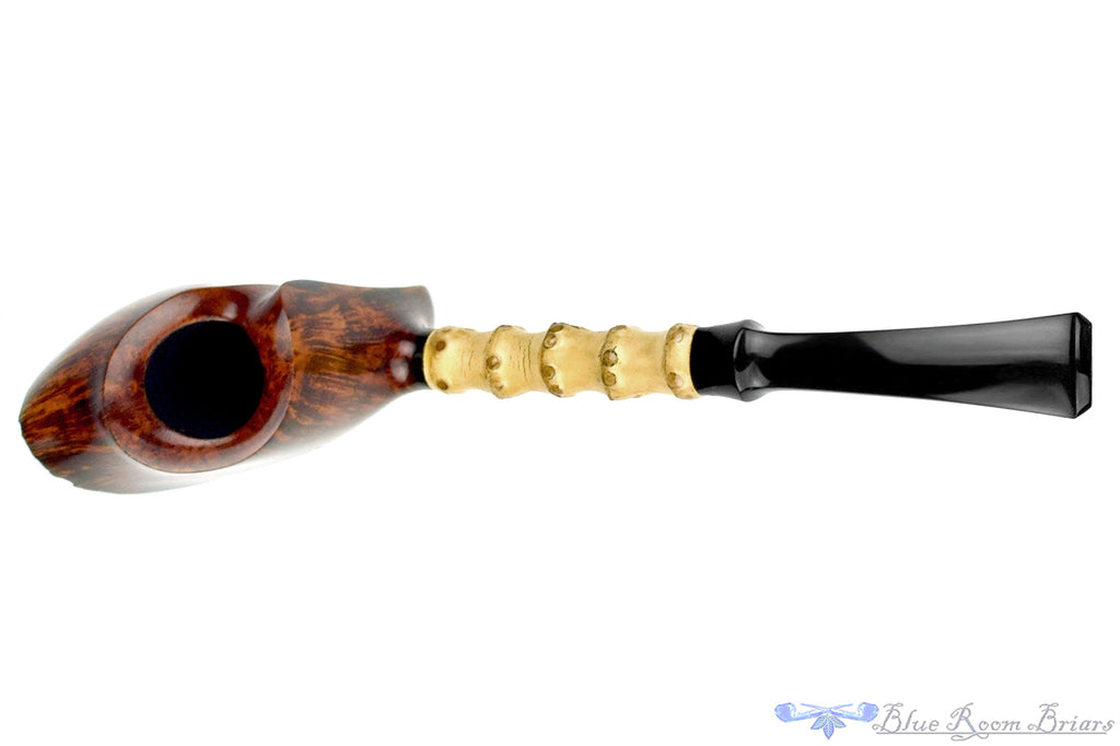 Blue Room Briars is proud to present this David Huber and Jesse Jones Collaboration Pipe Bent High-Contrast Freehand Sitter with Plateau and Bamboo