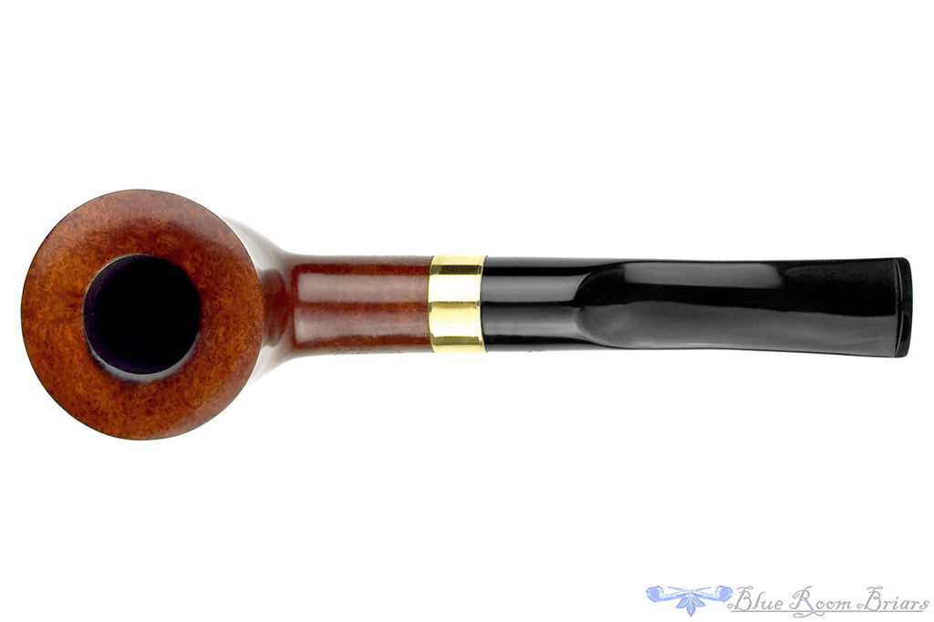 Blue Room Briars is proud to present this Willmer Hand Made De-Luxe Bell Dublin Sitter with Brass Estate Pipe