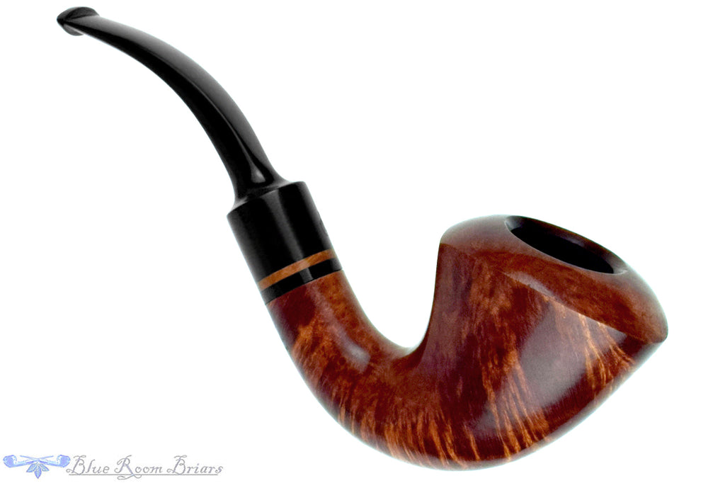 Blue Room Briars is proud to present this Jirsa Three-Star 29 Bent Bell Dublin with Briar Estate Pipe