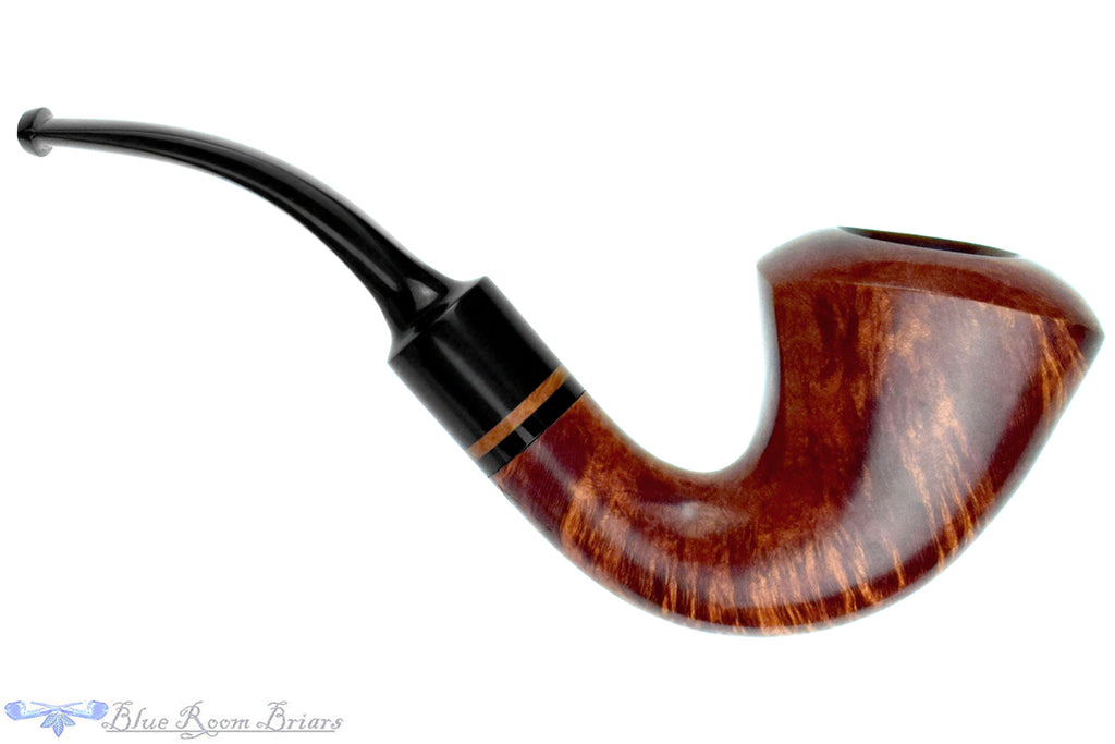 Blue Room Briars is proud to present this Jirsa Three-Star 29 Bent Bell Dublin with Briar Estate Pipe