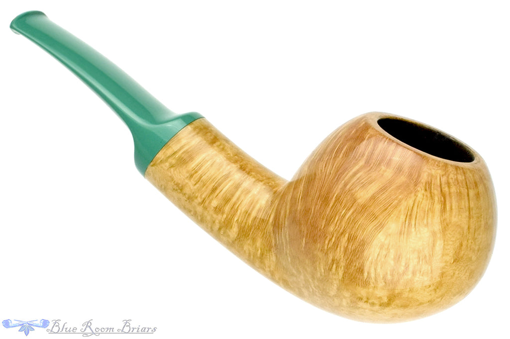 Blue Room Briars is proud to present this Chris Morgan Pipe Pale Bent Apple