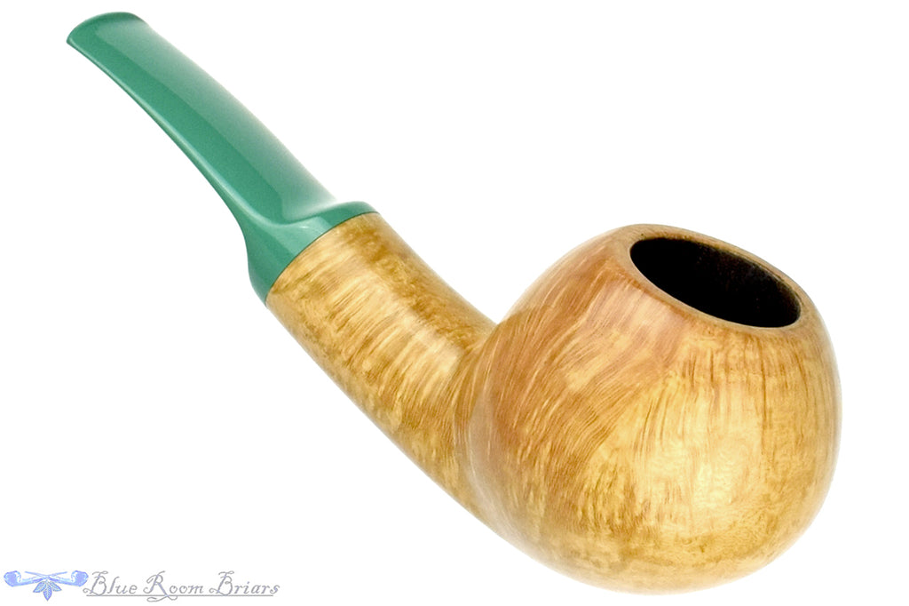 Blue Room Briars is proud to present this Chris Morgan Pipe Pale Bent Apple