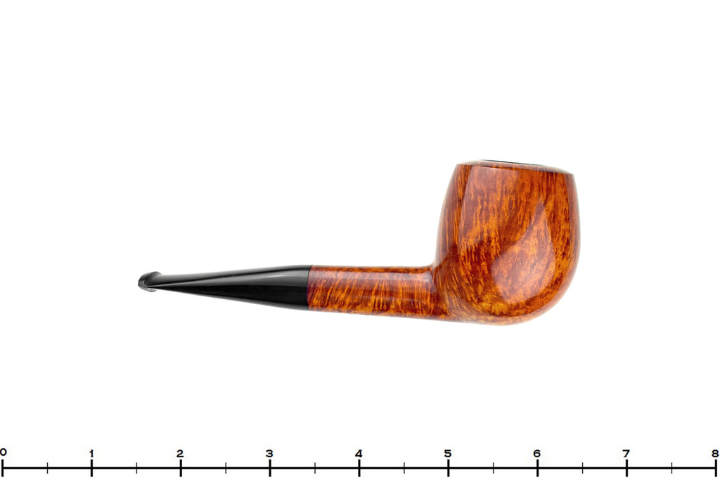 Blue Room Briars is proud to present this Erik Nielsen Pipe Grade A High-Contrast Apple