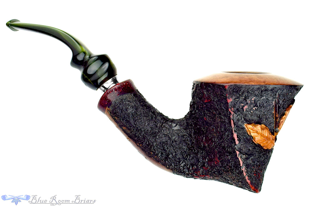 Blue Room Briars is proud to present this Ardor Urano Fantasy Christmas (2005 Make) Bent Carved Shield with Acrylic and Silver Estate Pipe