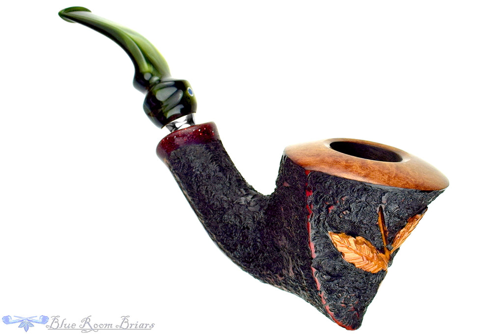 Blue Room Briars is proud to present this Ardor Urano Fantasy Christmas (2005 Make) Bent Carved Shield with Acrylic and Silver Estate Pipe