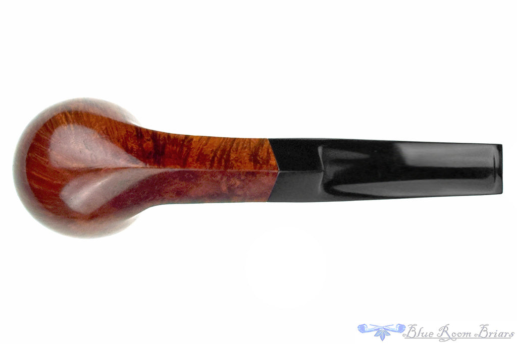 Blue Room Briars is proud to present this Butz-Choquin Bistro 1027 Bent Bulldog Estate Pipe