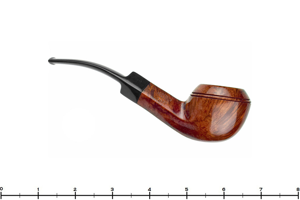Blue Room Briars is proud to present this Butz-Choquin Bistro 1027 Bent Bulldog Estate Pipe