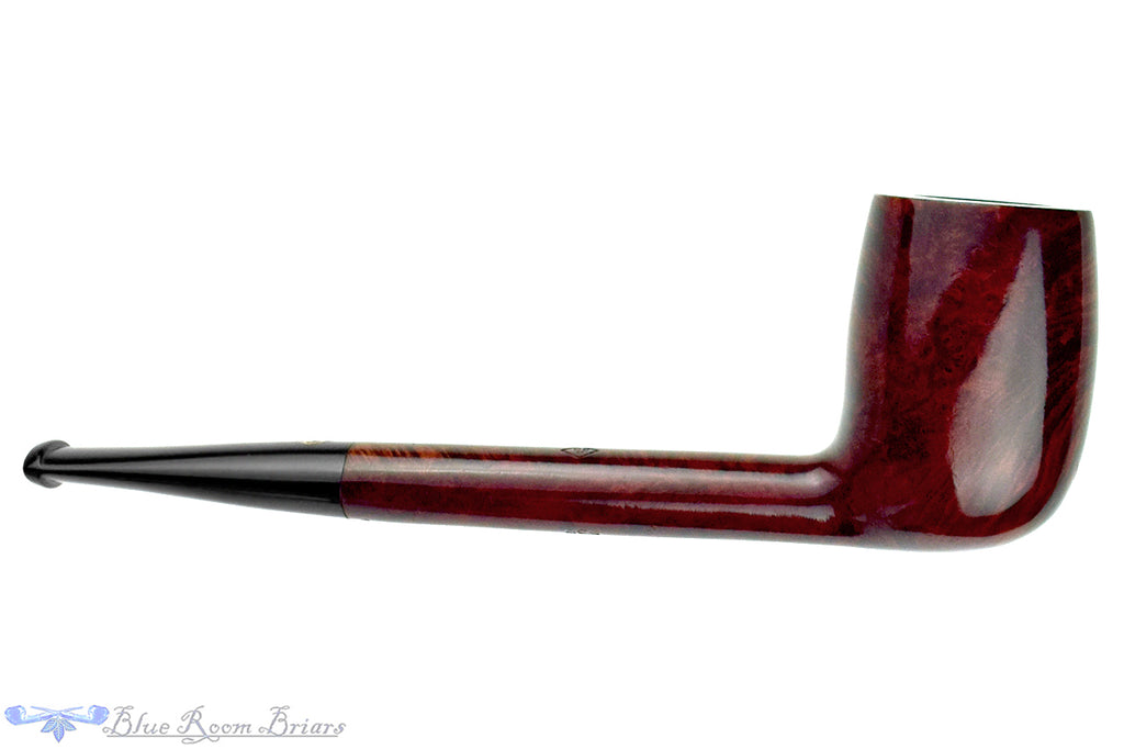 Blue Room Briars is proud to present this BBB Classic De Luxe 539 Canadian Estate Pipe