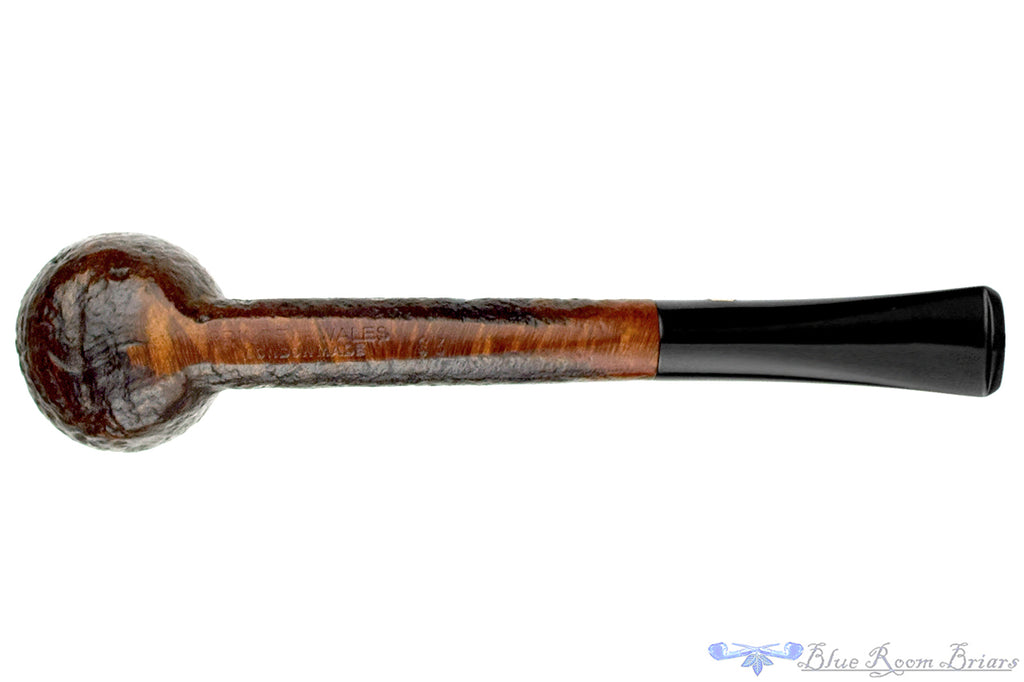 Blue Room Briars is proud to present this Prince of Wales Sandblast Liverpool Sitter Estate Pipe