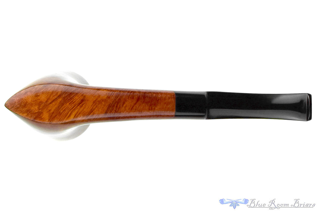 Blue Room Briars is proud to present this English Skater Sitter Estate Pipe