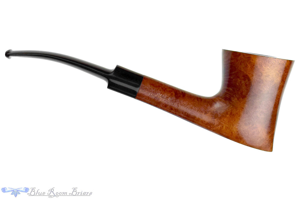 Blue Room Briars is proud to present this English Skater Sitter Estate Pipe