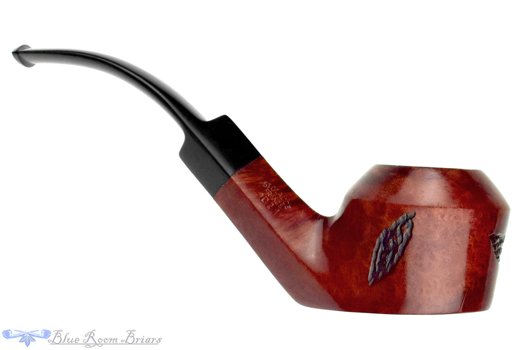 Blue Room Briars is proud to present this Butz-Choquin Roquebrune 1021 Bent Spot Carved Bulldog Sitter Estate Pipe