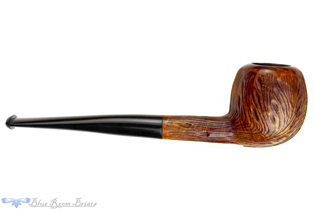 Blue Room Briars is proud to present this Hardcastle Nut Bruyere Carved Apple Estate Pipe