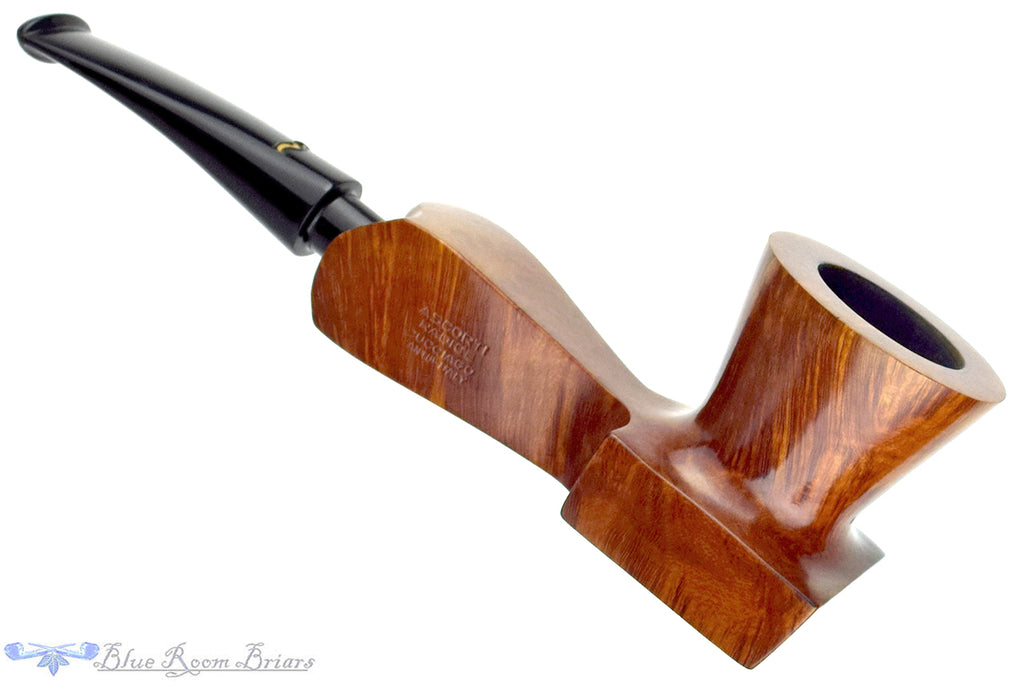 Blue Room Briars is proud to present this Caminetto Excellence Extra Freehand Dublin Sitter Estate Pipe