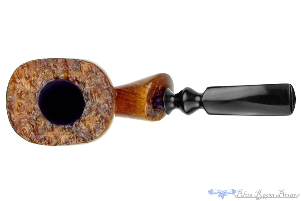 Blue Room Briars is proud to present this Nørding F Bent Freehand with Plateaux Estate Pipe
