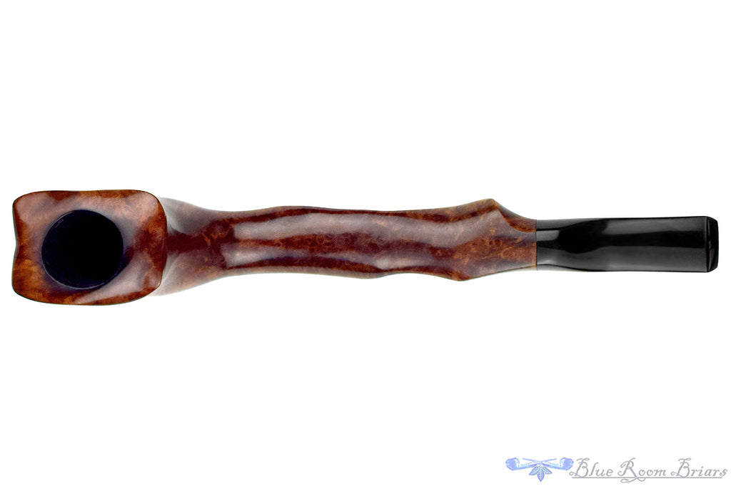 Blue Room Briars is proud to present this Jonas Design 7 Magnum Freehand Sitter Estate Pipe