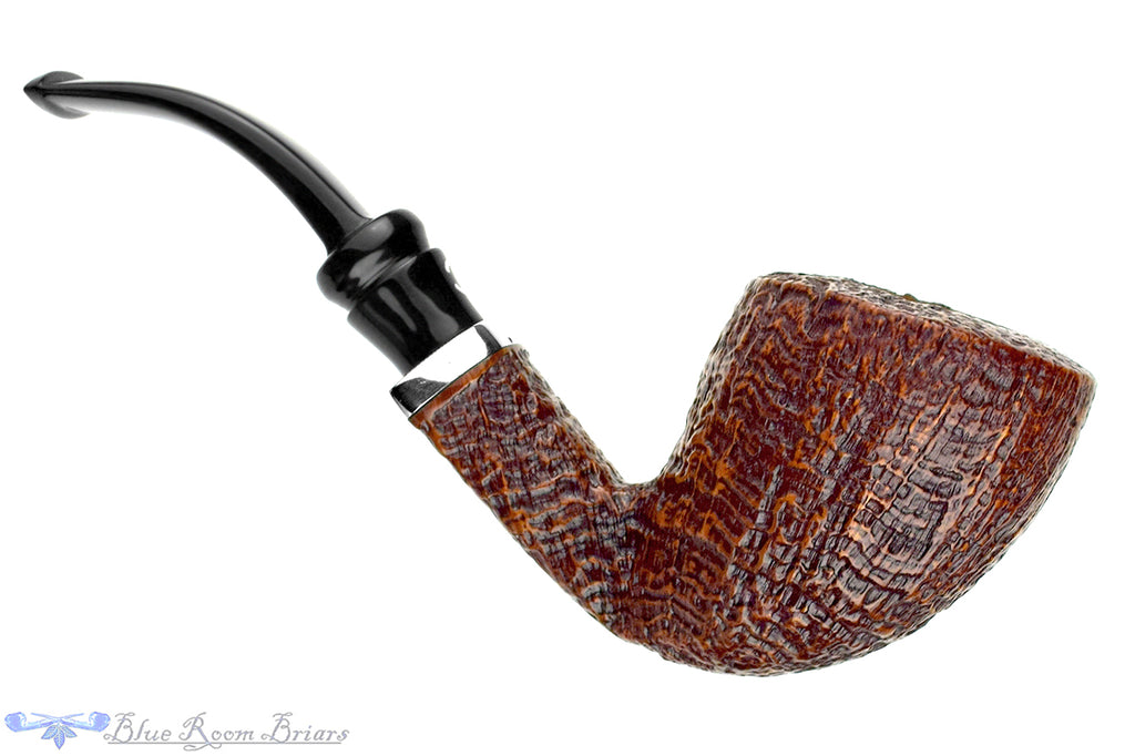 Blue Room Briars is proud to present this Il Ceppo 7 Bent Contrast Blast Dublin with Silver Estate Pipe
