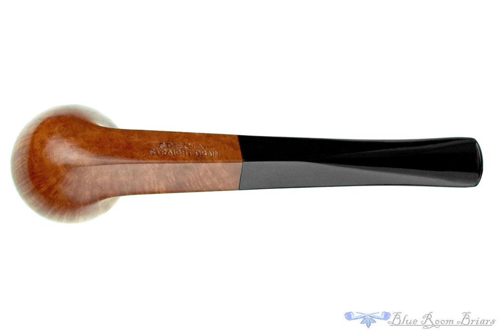 Blue Room Briars is proud to present this Genod Pipe Bulldog Speacial Straight Grain