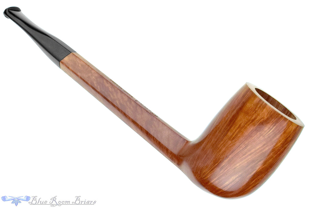 Blue Room Briars is proud to present this Genod Pipe Special Straight Grain Canadian Sitter with Panel Shank
