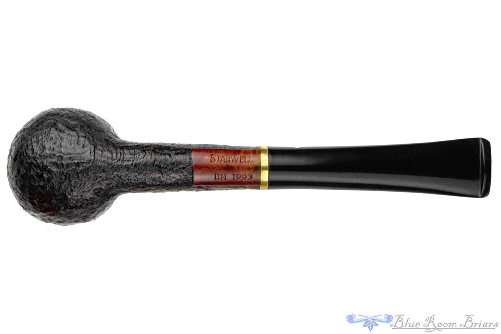 Blue Room Briars is proud to present this Stanwell DM (1993 Make) Sandblast Billiard with Brass Estate Pipe