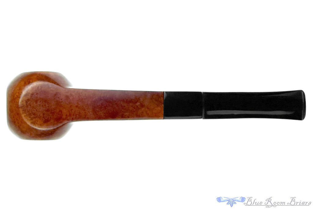 Blue Room Briars is proud to present this GBD New Era Colossus (Pre-Cadogan) Foursquare Sitter Estate Pipe