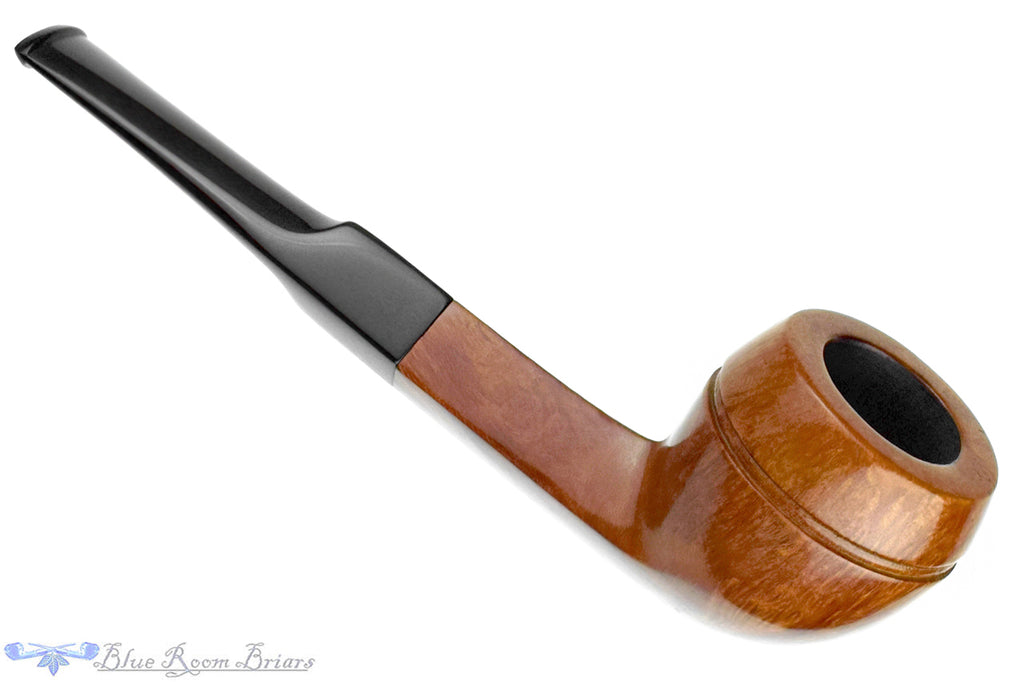 Blue Room Briars is proud to present this Schulte's ARE Bulldog Estate Pipe