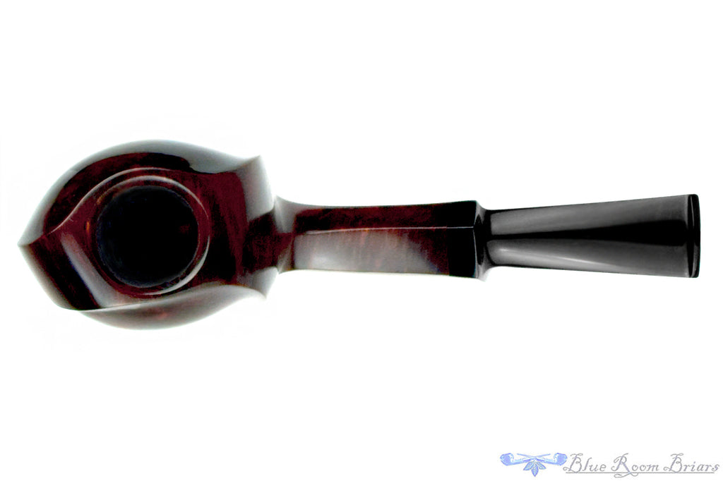 Blue Room Briars is proud to present this Yosef Zehnder Pipe Fugu Blowfish