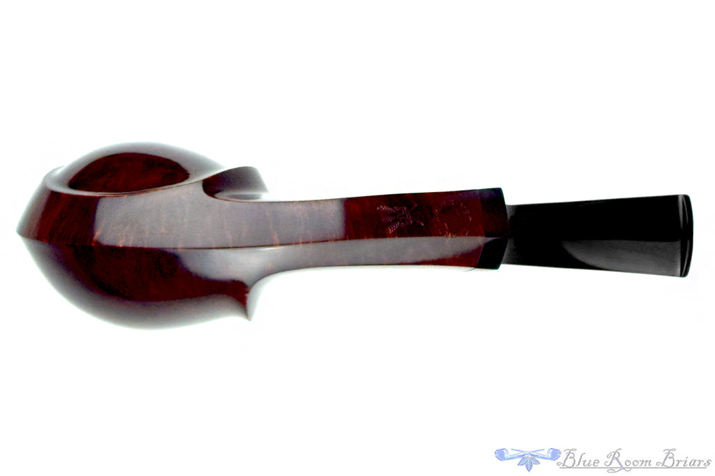 Blue Room Briars is proud to present this Yosef Zehnder Pipe Fugu Blowfish