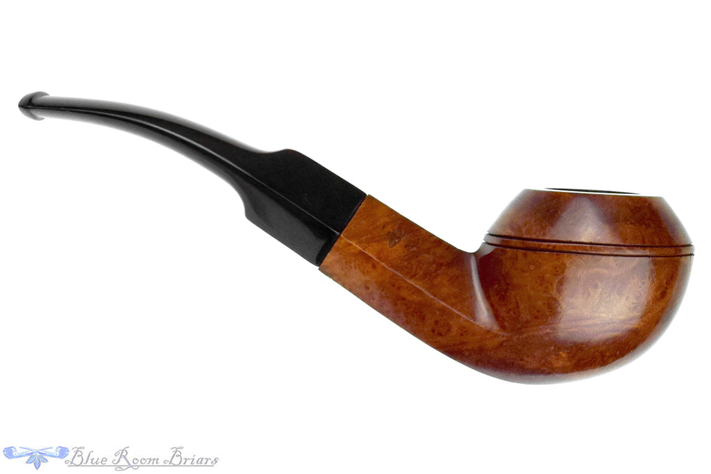 Blue Room Briars is proud to present this Savinelli De Luxe Milano 623 Bent Bulldog Estate Pipe