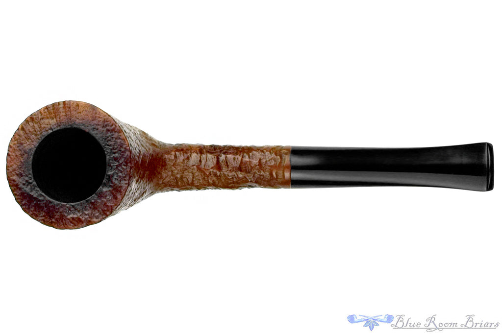 Blue Room Briars is proud to present this Vauxhall (Charatan) Christmas 1975 Sandblast Dublin Estate Pipe