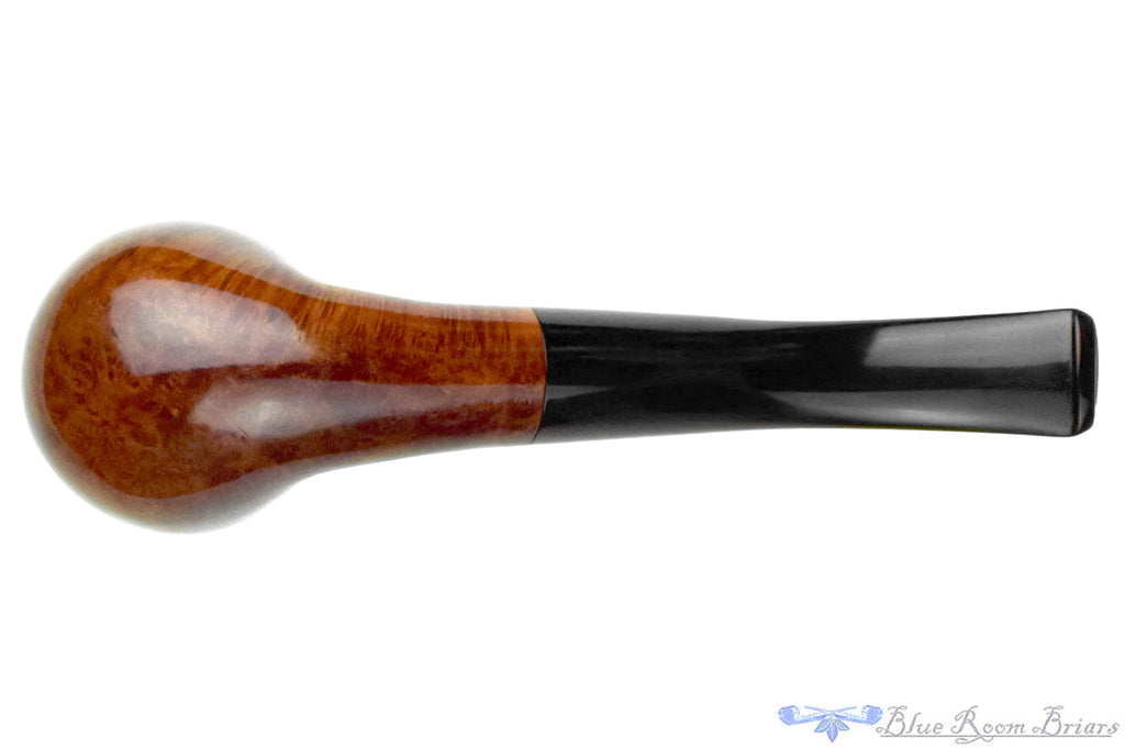 Blue Room Briars is proud to present this Orlik De Luxe L9 Author Estate Pipe