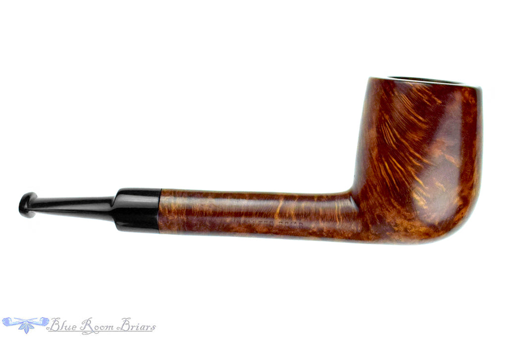 Blue Room Briar is proud to present this Esquire London Fashion Lovat Estate Pipe