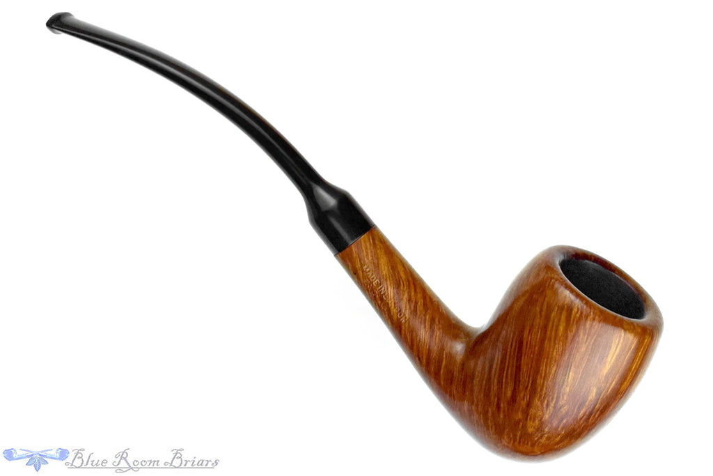 Blue Room Briars is proud to present this English De Luxe Bent Pear Estate Pipe