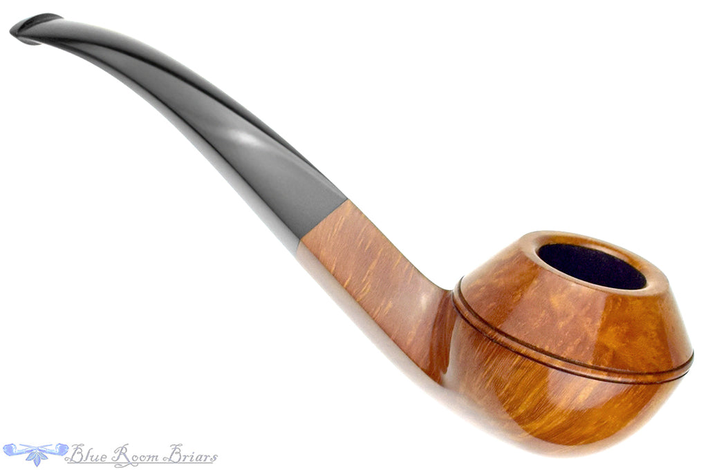 Blue Room Briars is proud to present this Blue Room Briars Pipe 4325 Bent Bulldog