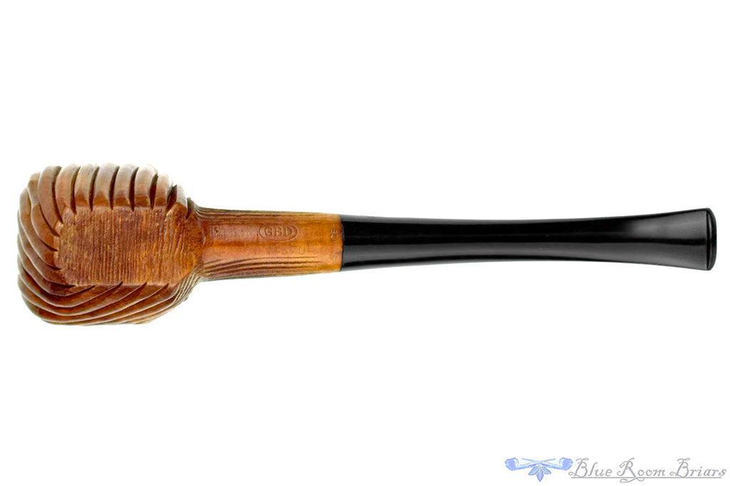 Blue Room Briars is proud to present this GBD Grotesque (Pre-Cadogan) Bent Carved Freehand Sitter Estate Pipe