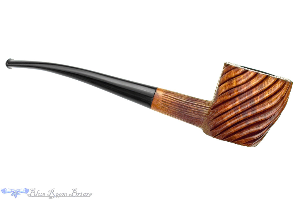 Blue Room Briars is proud to present this GBD Grotesque (Pre-Cadogan) Bent Carved Freehand Sitter Estate Pipe