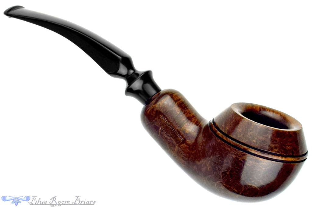 Blue Room Briars is proud to present this GBD Universe 9438 (Pre-Cadogan) Bent Rhodesian Estate Pipe