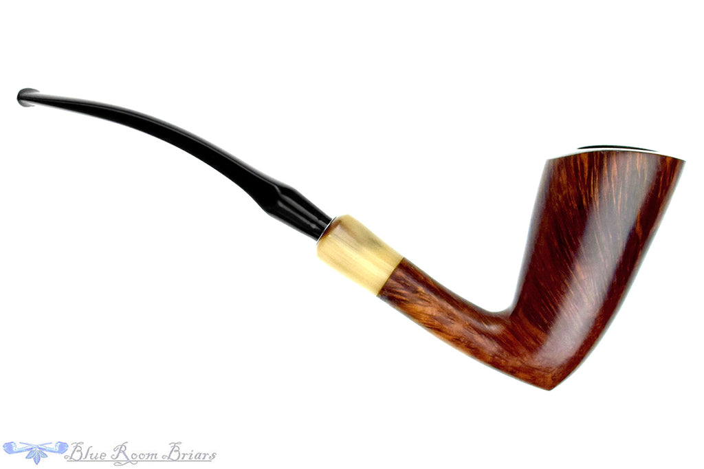 Blue Room Briar is proud to present this Larsen Super 48 Bent Yachtsman with Horn Estate Pipe