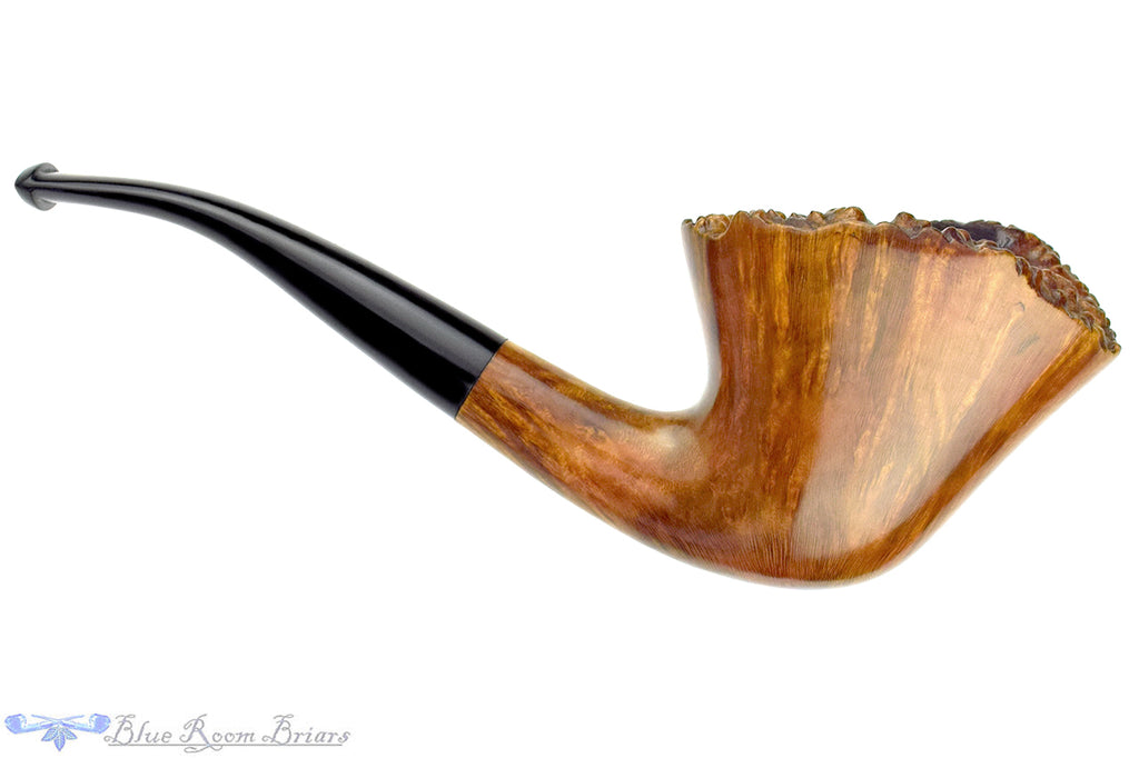 Blue Room Briars is proud to present this Grenci Bent Freehand with Plateau Estate Pipe