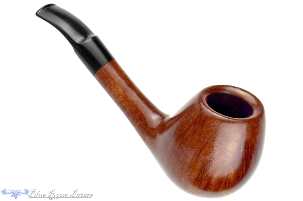 Blue Room Briars is proud to present this RC Sands Pipe Bent Egg