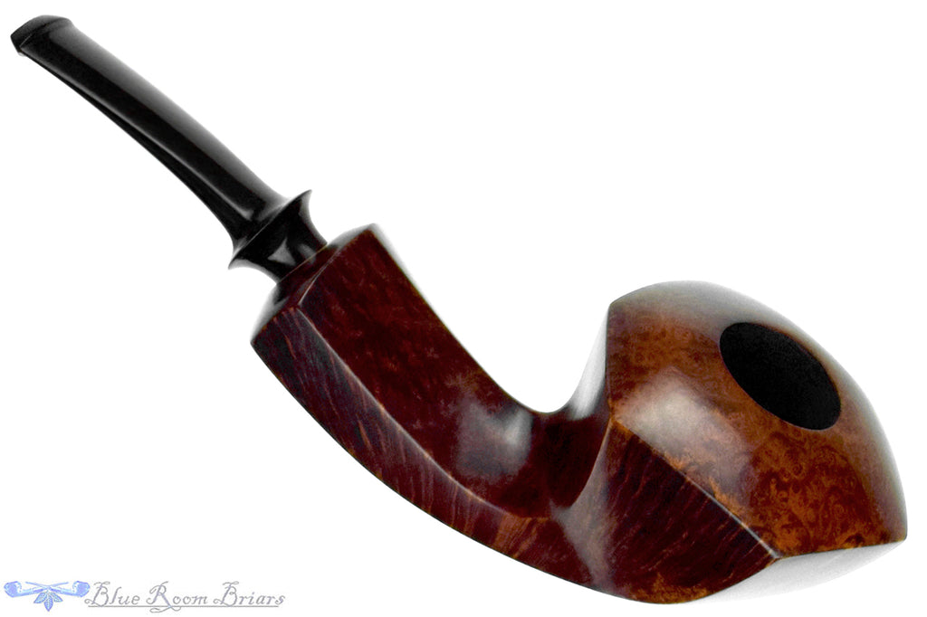 Blue Room Briars is proud to present this James Gilliam Bent Paneled Dublin Estate Pipe