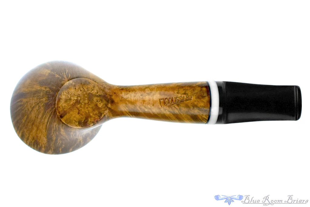 Blue Room Briars is proud to present this Charl Goussard Pipe Tipsy Dublin Sitter with Ivorite