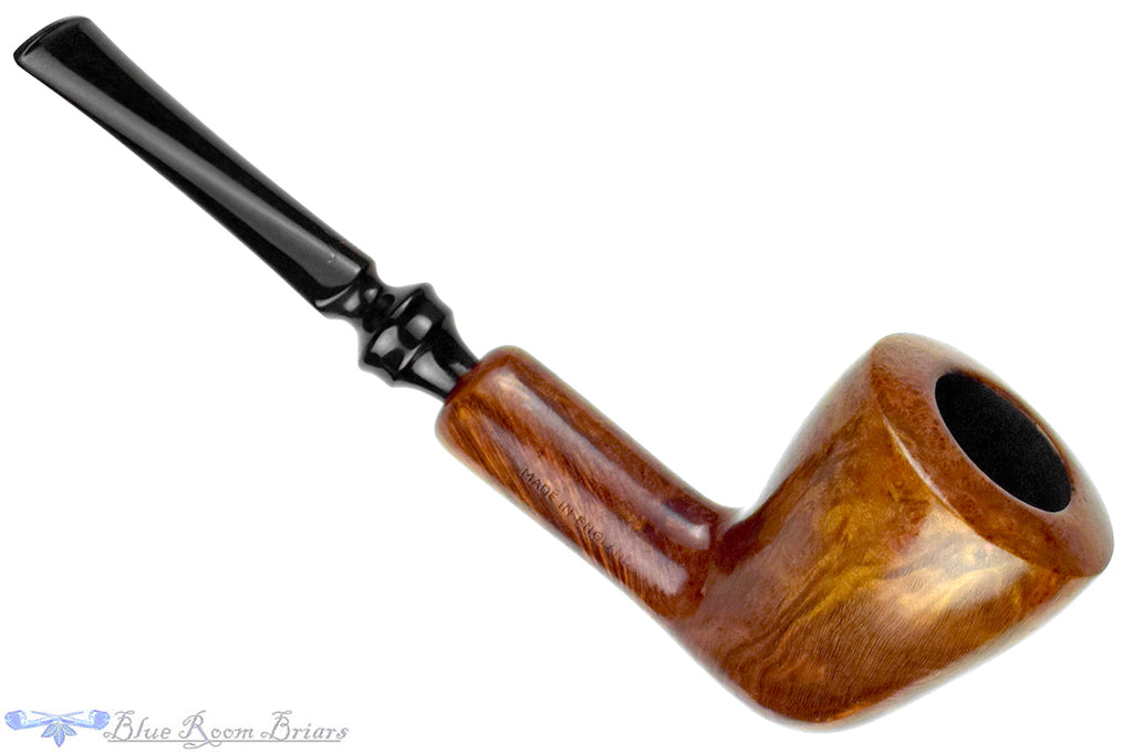 Blue Room Briars is proud to present this Willmer Straight Grain AA Grade Dublin Estate Pipe