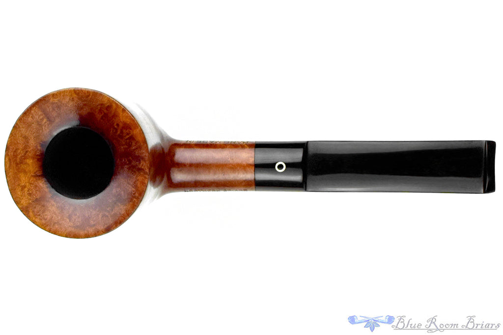 Blue Room Briars is proud to present this Northern Briars by Ian Walker Premier Pot Sitter Estate Pipe