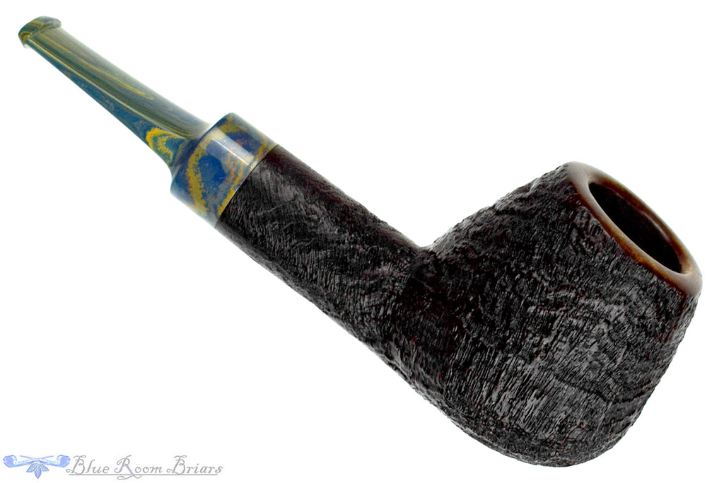 Blue Room Briars is proud to present this Joe Hinkle Pipe 26DG Sandblast Apple Sitter