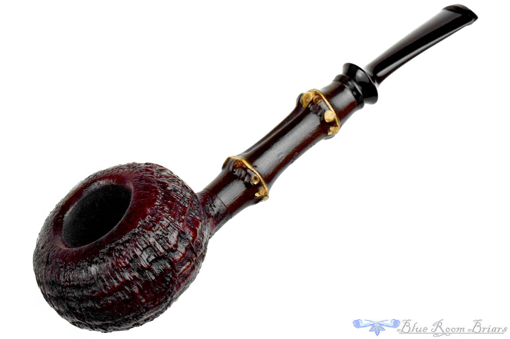 Blue Room Briars is proud to present this Joe Hinkle Pipe 26DF Sandblast Tomato Sitter with Dark Bamboo and Horn