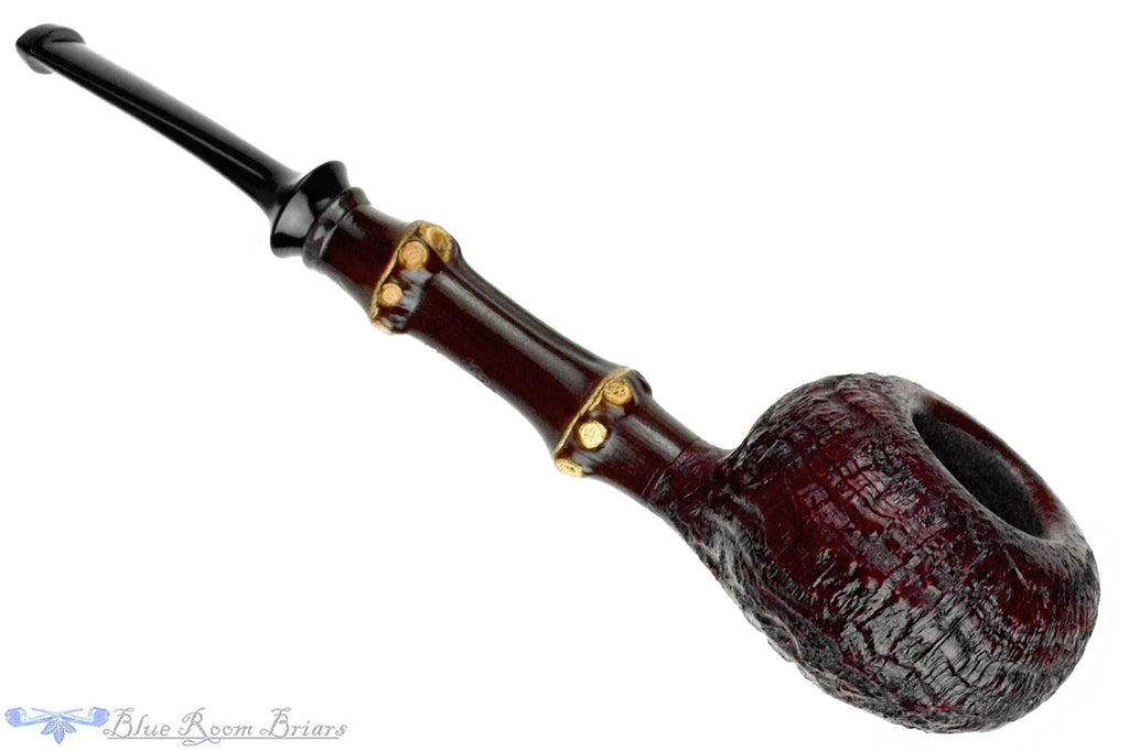 Blue Room Briars is proud to present this Joe Hinkle Pipe 26DF Sandblast Tomato Sitter with Dark Bamboo and Horn